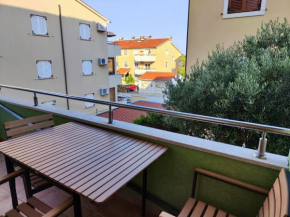 Apartment Agava, 200m from Kamenjak, own terrace, garden and parking, WiFi 100Mbps